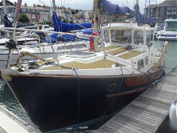 Fisher 25 For Sale From Seakers Yacht Brokers